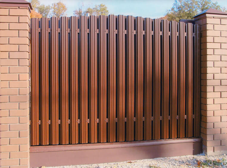 забор из штакетника